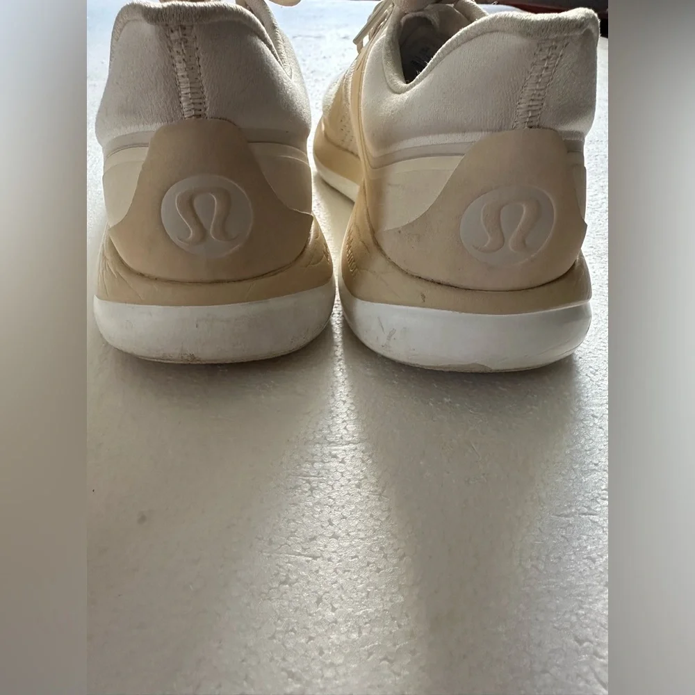 Lululemon Blissfeel Womens Running Shoe‎